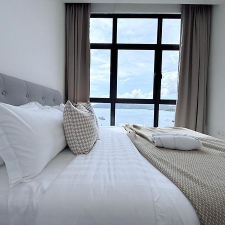 The Shore Cbd Kota Kinabalu By Laxzone Suite Bagian luar foto