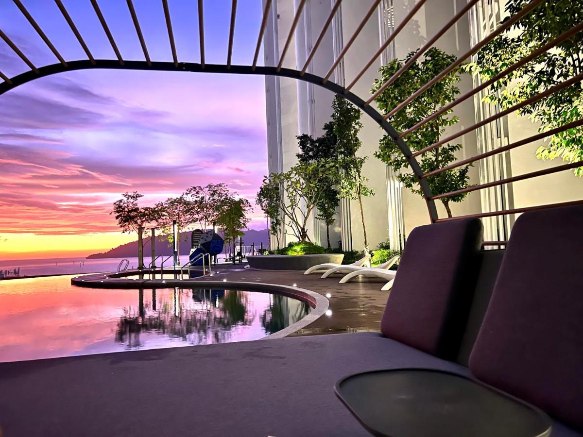 The Shore Cbd Kota Kinabalu By Laxzone Suite Bagian luar foto