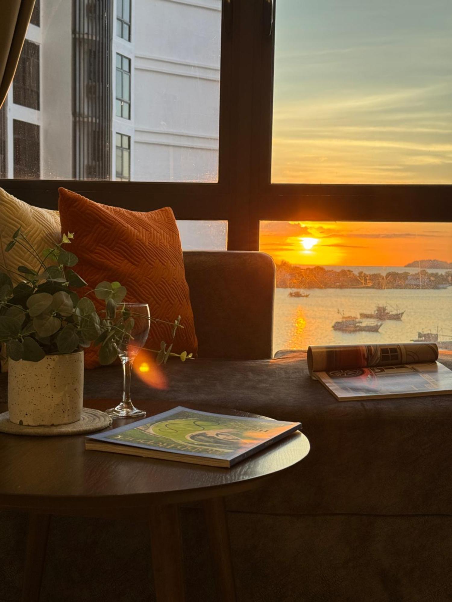 The Shore Cbd Kota Kinabalu By Laxzone Suite Bagian luar foto