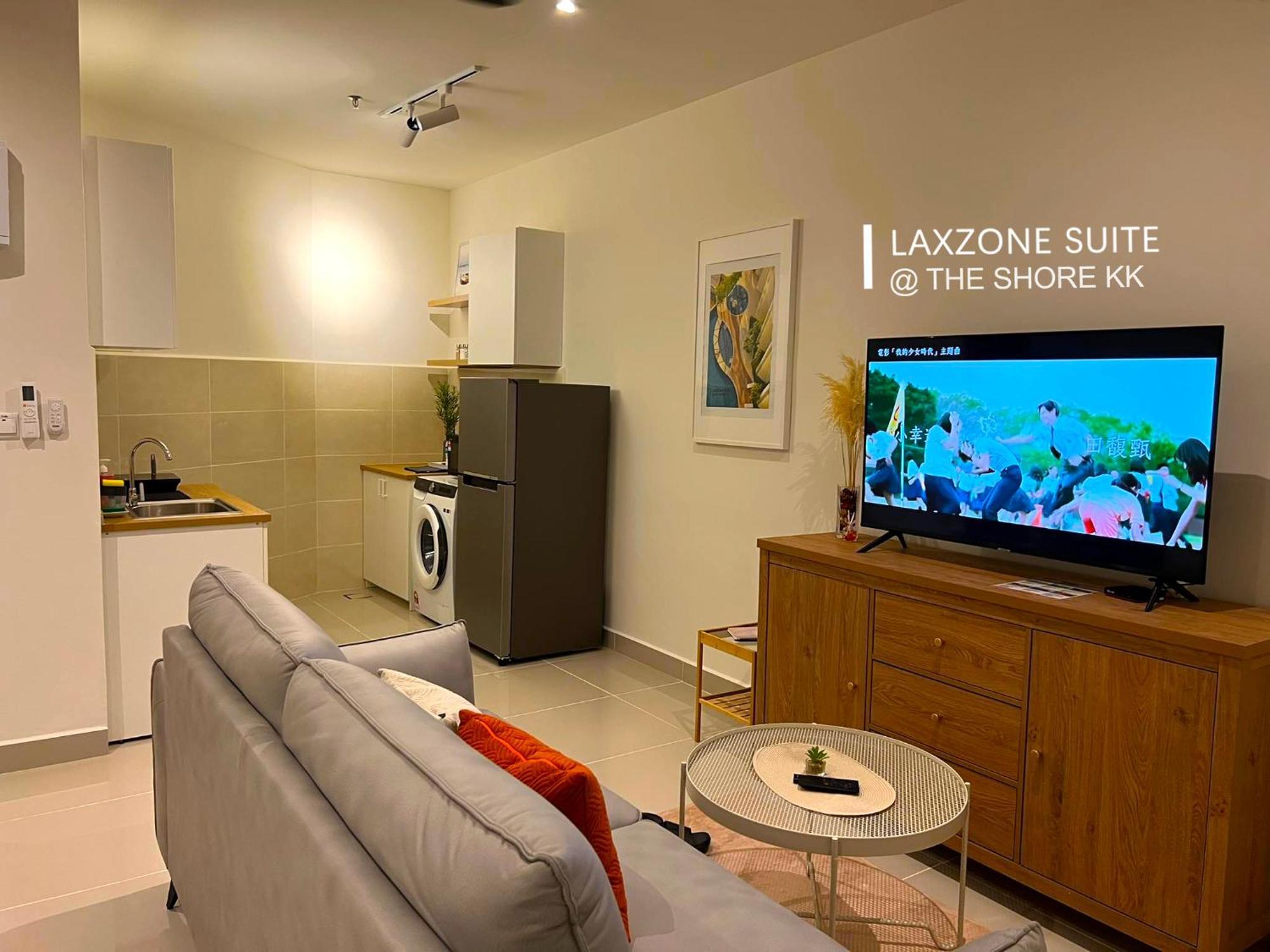 The Shore Cbd Kota Kinabalu By Laxzone Suite Bagian luar foto
