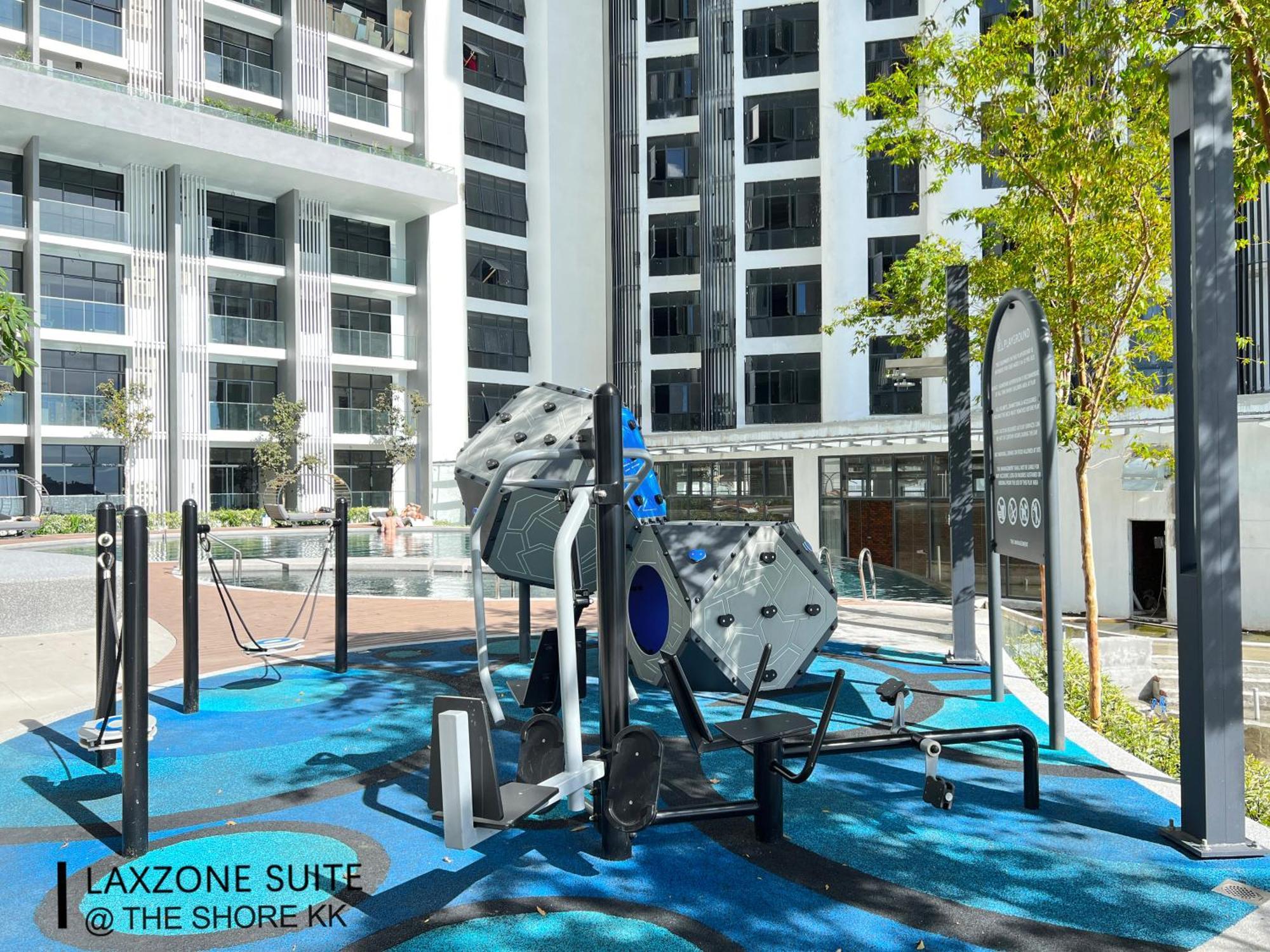 The Shore Cbd Kota Kinabalu By Laxzone Suite Bagian luar foto
