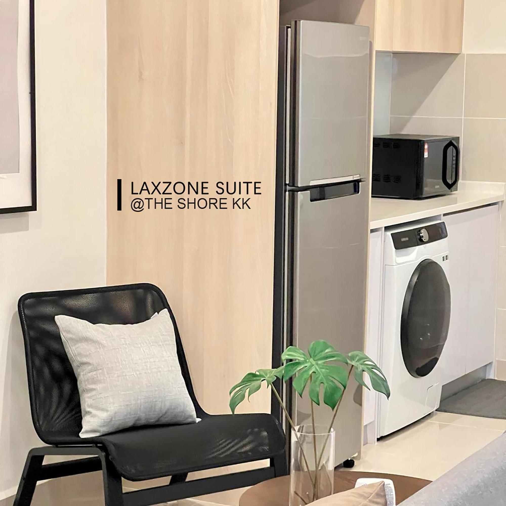 The Shore Cbd Kota Kinabalu By Laxzone Suite Bagian luar foto