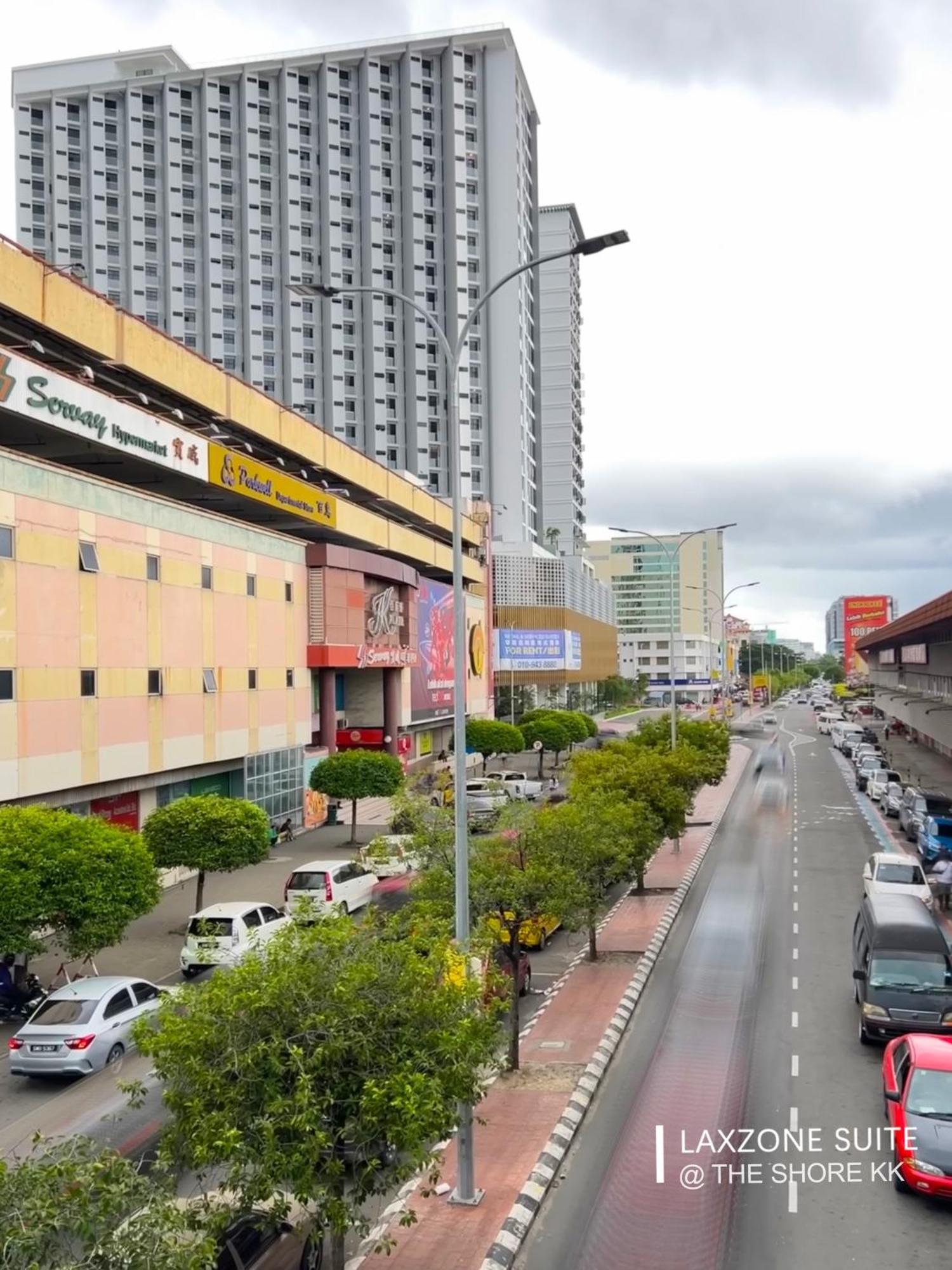 The Shore Cbd Kota Kinabalu By Laxzone Suite Bagian luar foto
