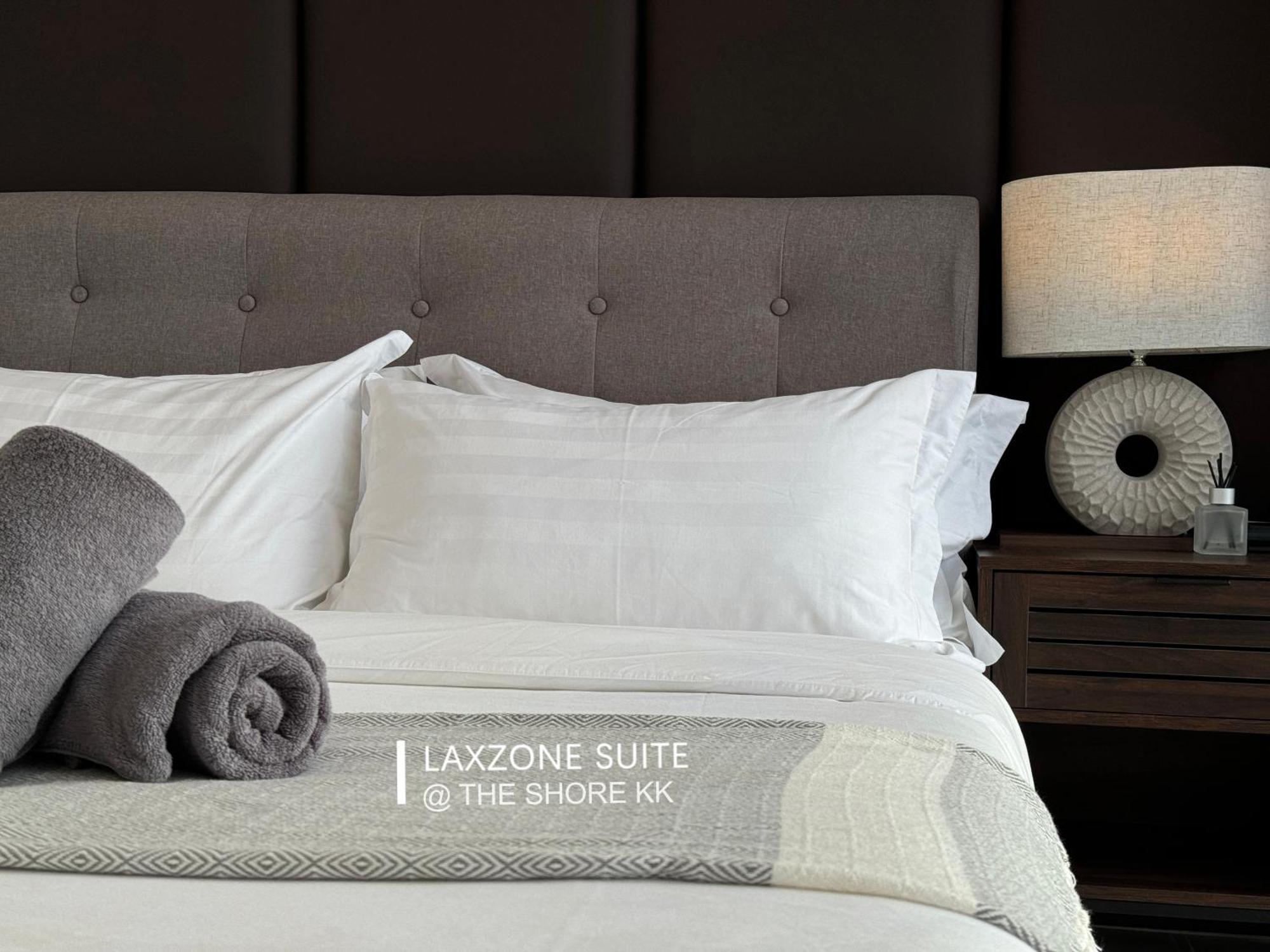 The Shore Cbd Kota Kinabalu By Laxzone Suite Bagian luar foto