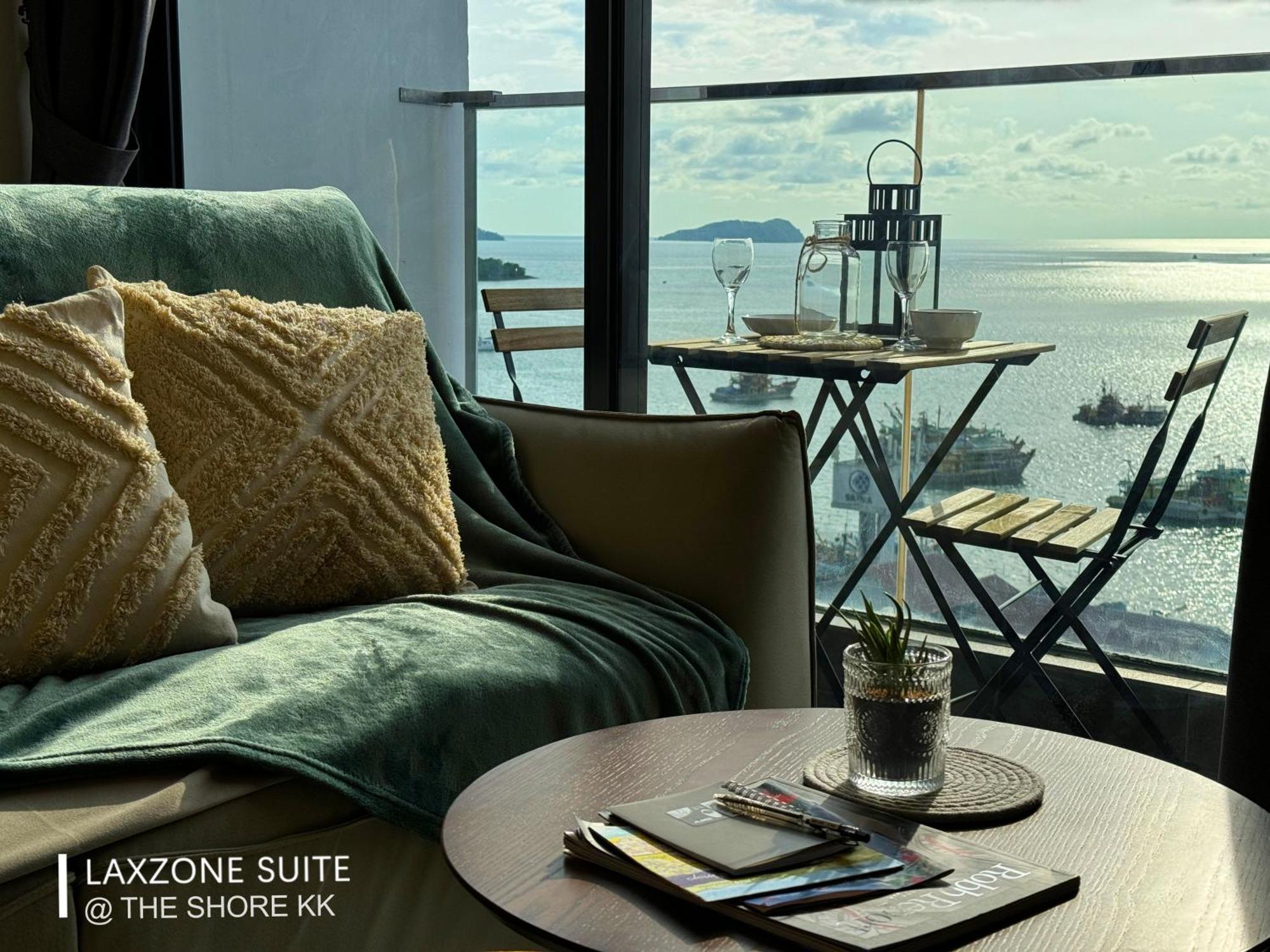 The Shore Cbd Kota Kinabalu By Laxzone Suite Bagian luar foto