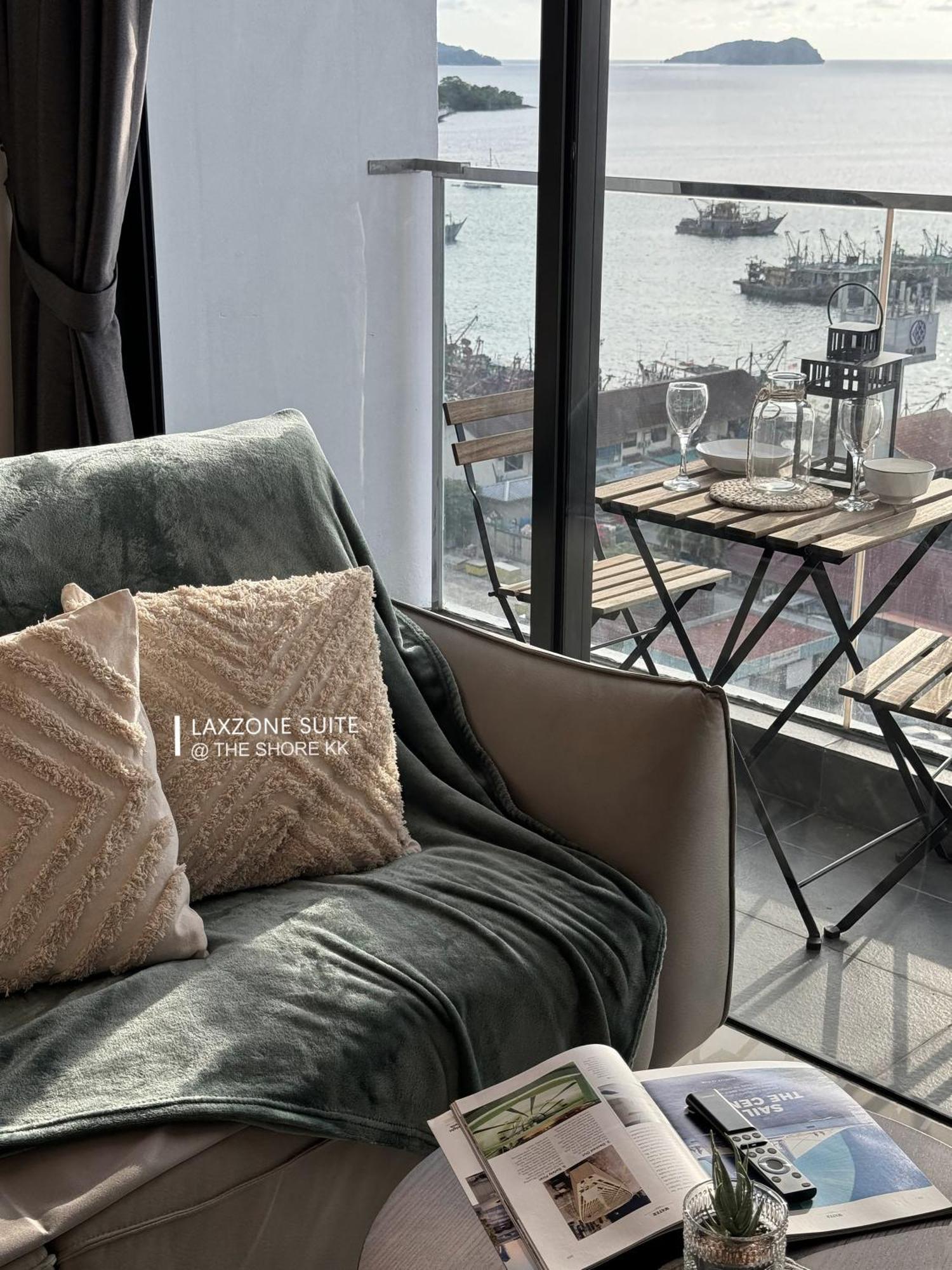 The Shore Cbd Kota Kinabalu By Laxzone Suite Bagian luar foto