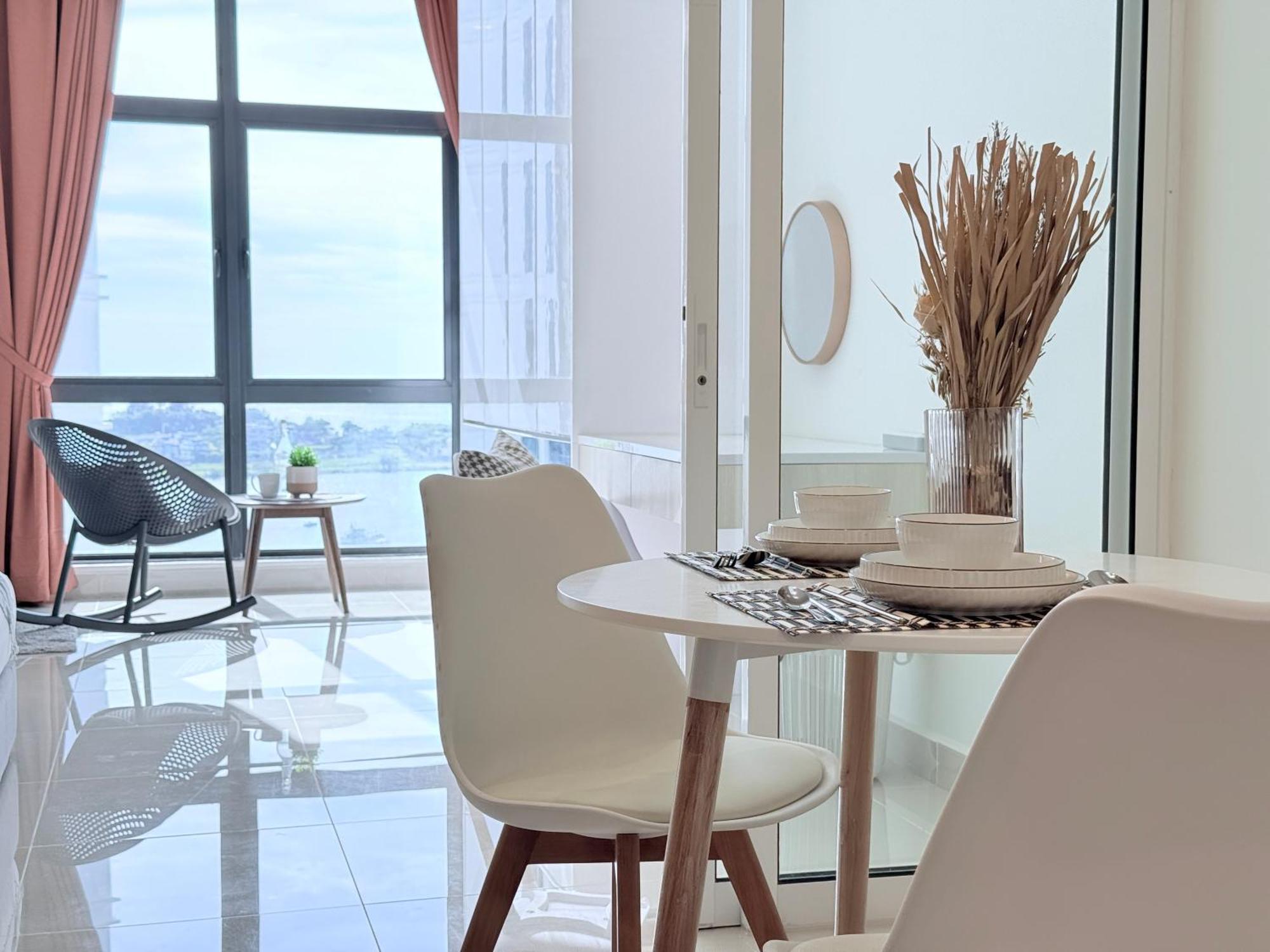 The Shore Cbd Kota Kinabalu By Laxzone Suite Bagian luar foto