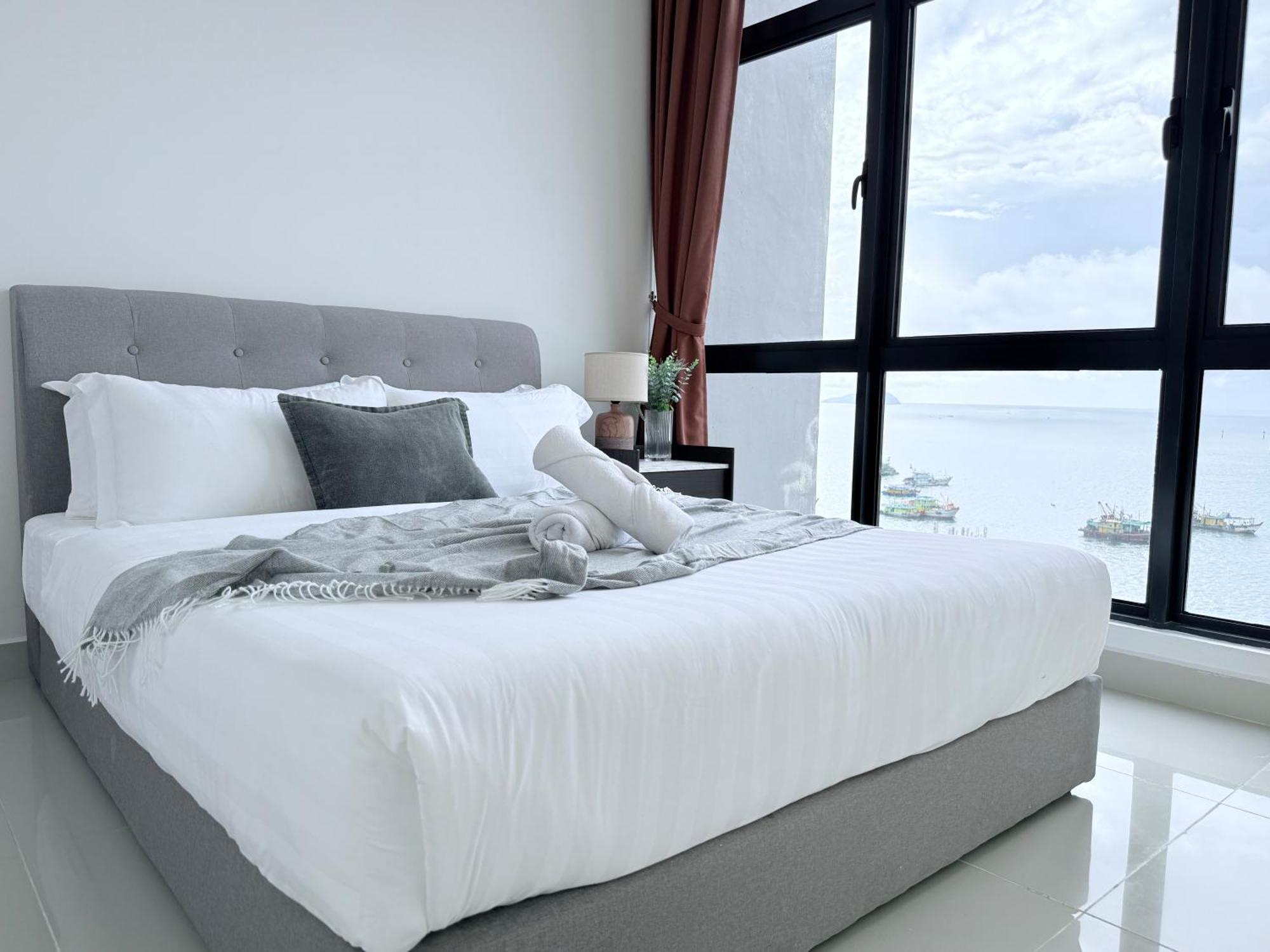 The Shore Cbd Kota Kinabalu By Laxzone Suite Bagian luar foto