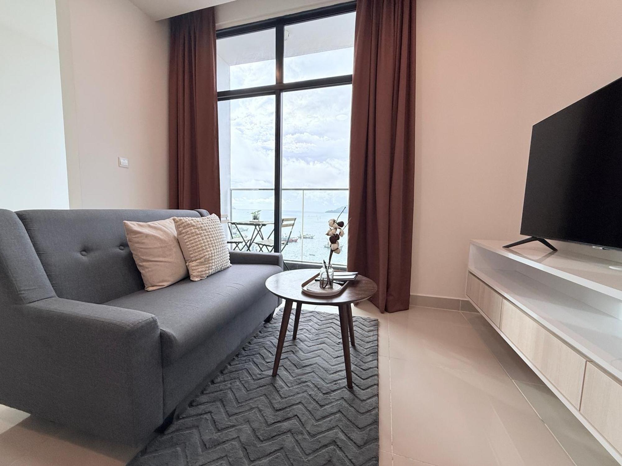 The Shore Cbd Kota Kinabalu By Laxzone Suite Bagian luar foto