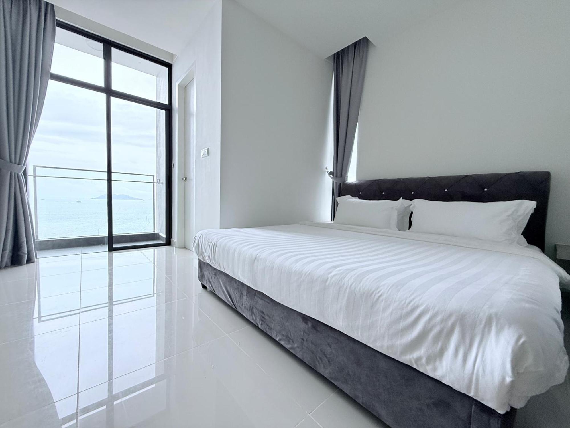 The Shore Cbd Kota Kinabalu By Laxzone Suite Bagian luar foto