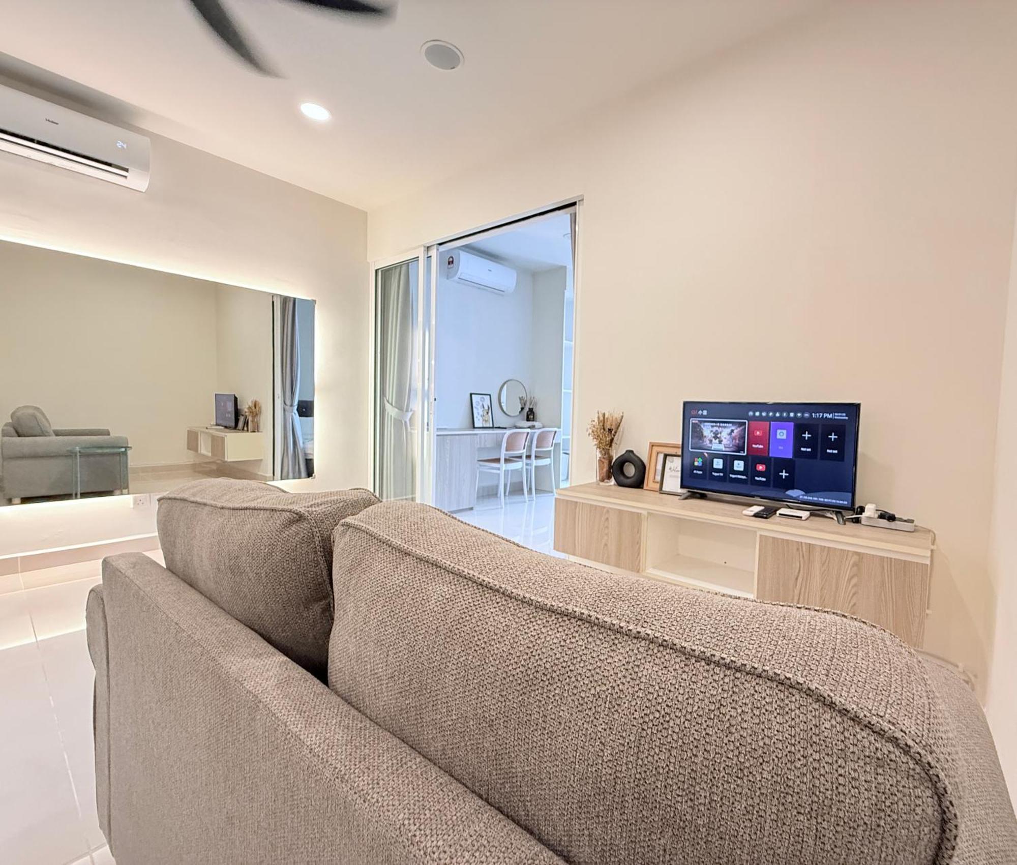 The Shore Cbd Kota Kinabalu By Laxzone Suite Bagian luar foto